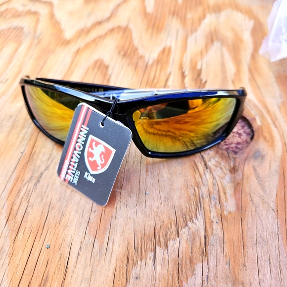 Khan Innovative Eyewear Black and Gold Sunglasses - Picture 5 of 16